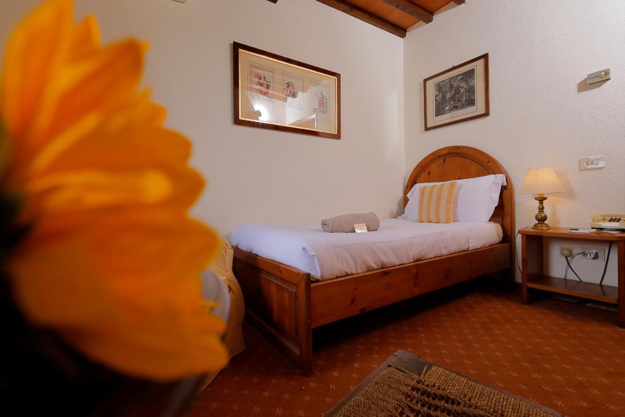 Relais Vignale & Spa Radda in Chianti Exteriör bild